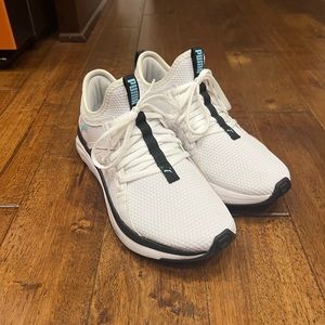 Puma sneakers. Women’s size 8.5.